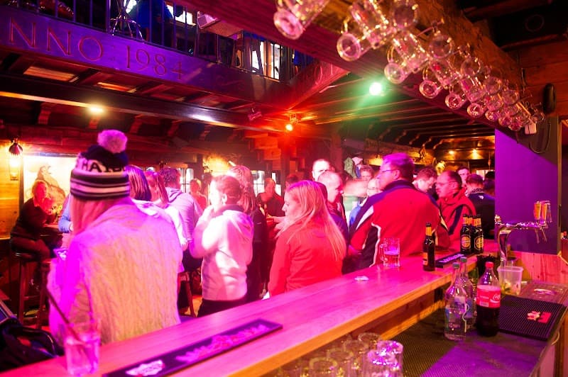 Hennu Stall Après-Ski Bar