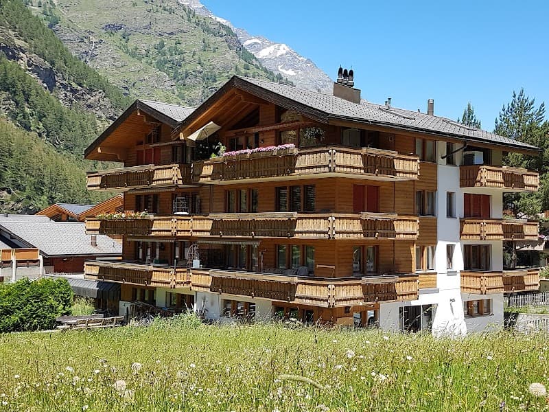 Parkhaus Alfa Täsch & Zermatt - Parkplatz Parking Zermatt und Täsch